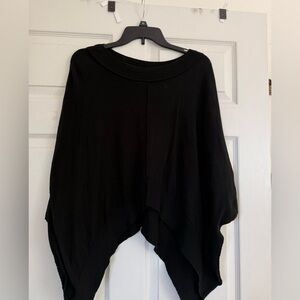 Planet by Lauren G cotton batwing top